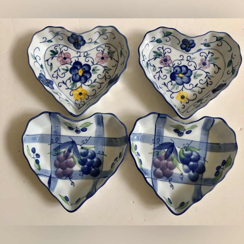 SET OF 4 SAUCER HEART SHAPED CANDY DISHES WITH BLUE AND WHITE FLORAL DESIGN